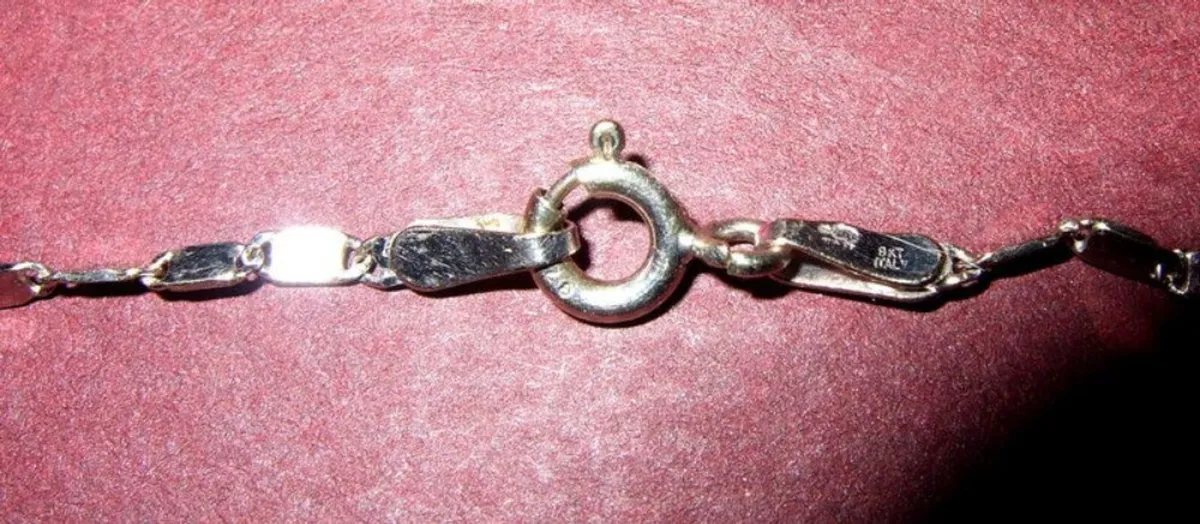 Vintage 9ct White Gold Necklace-Unisex - Image 2