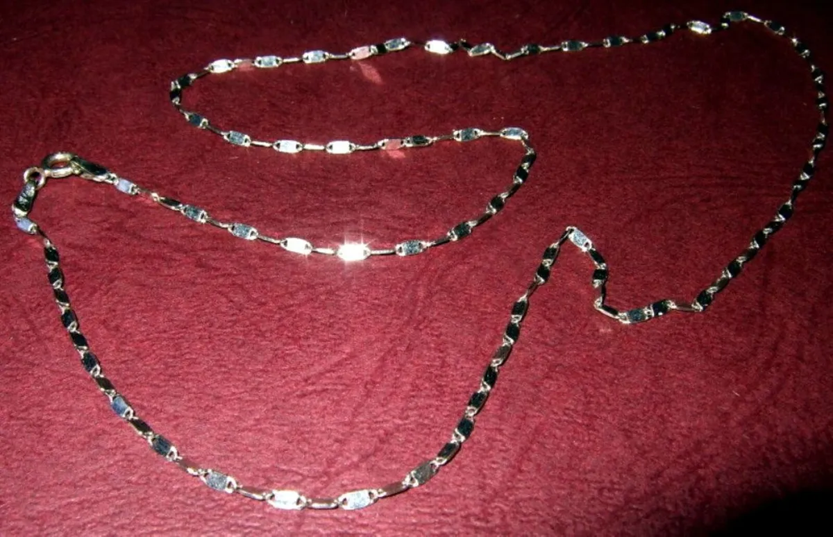 Vintage 9ct White Gold Necklace-Unisex - Image 1