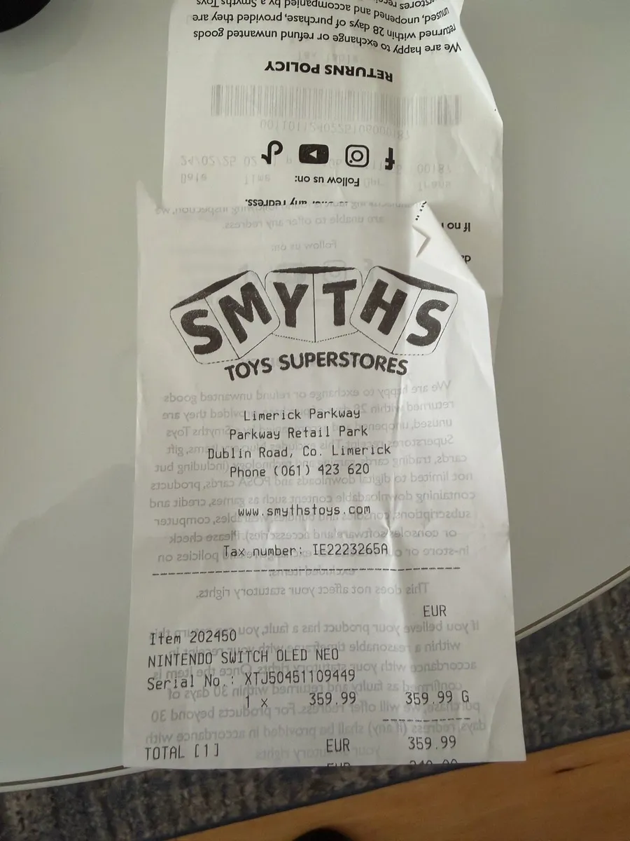 Nintendo switch Oled Like new - Image 3