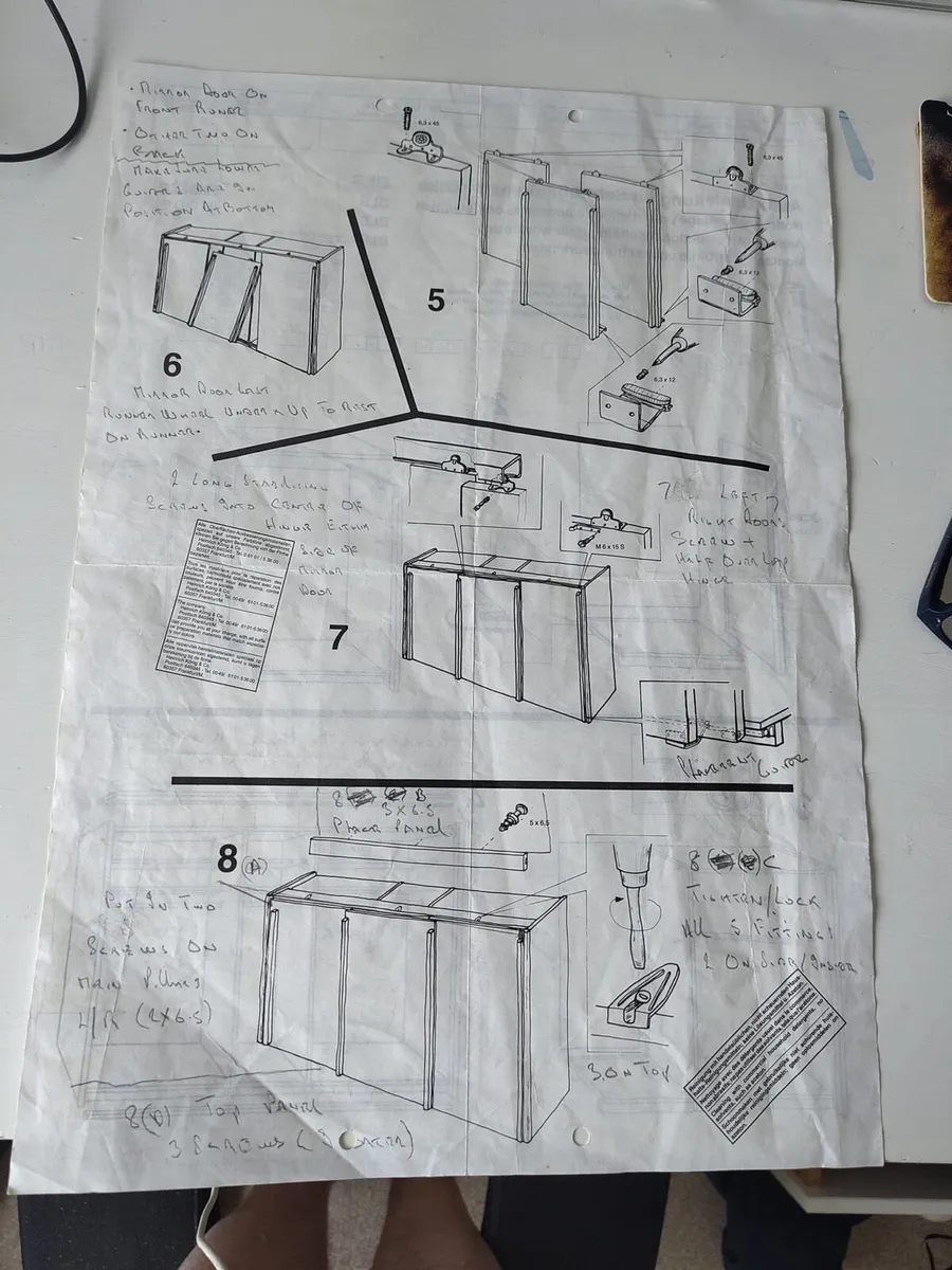 Wardrobe with sliding doors - Image 4