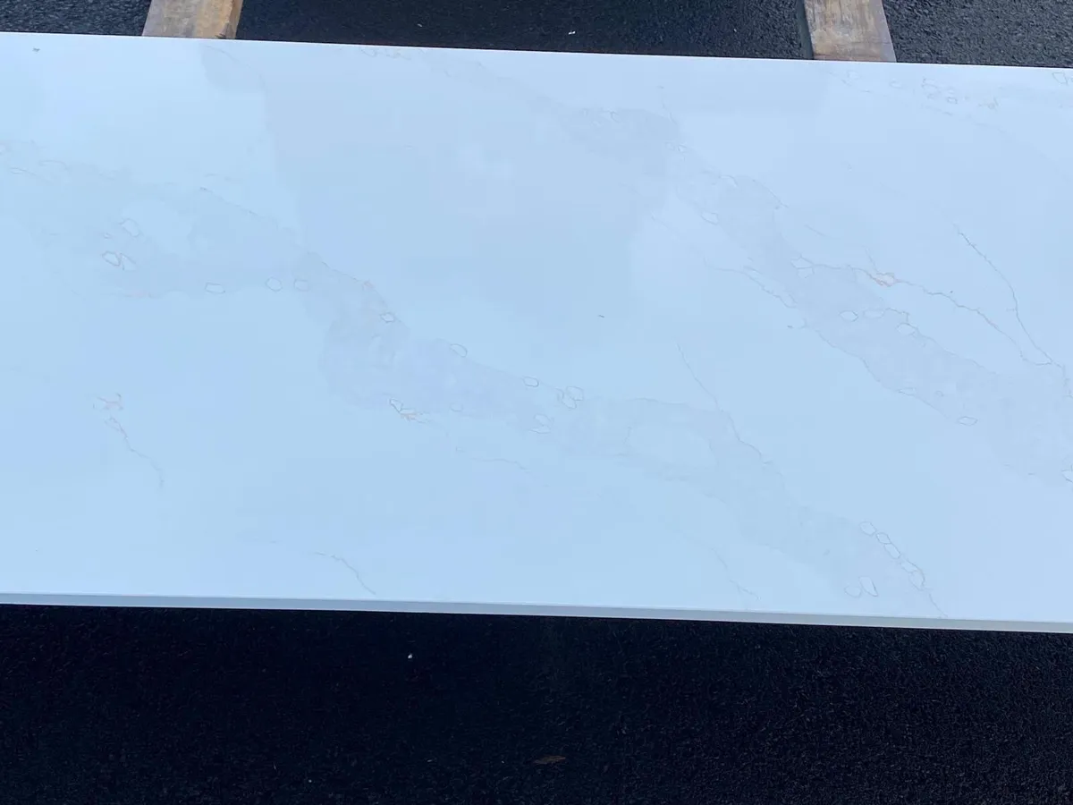 Quartz worktops - Image 1