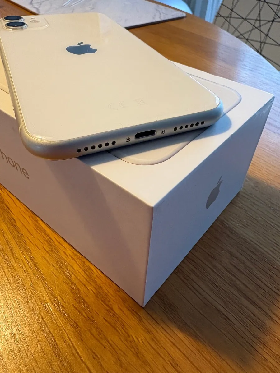 iPhone 11 128Gb White - Image 3