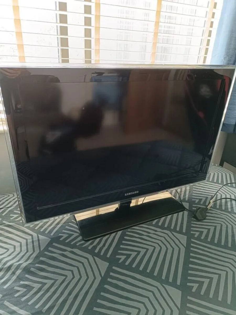Samsung 32" TV - Image 1