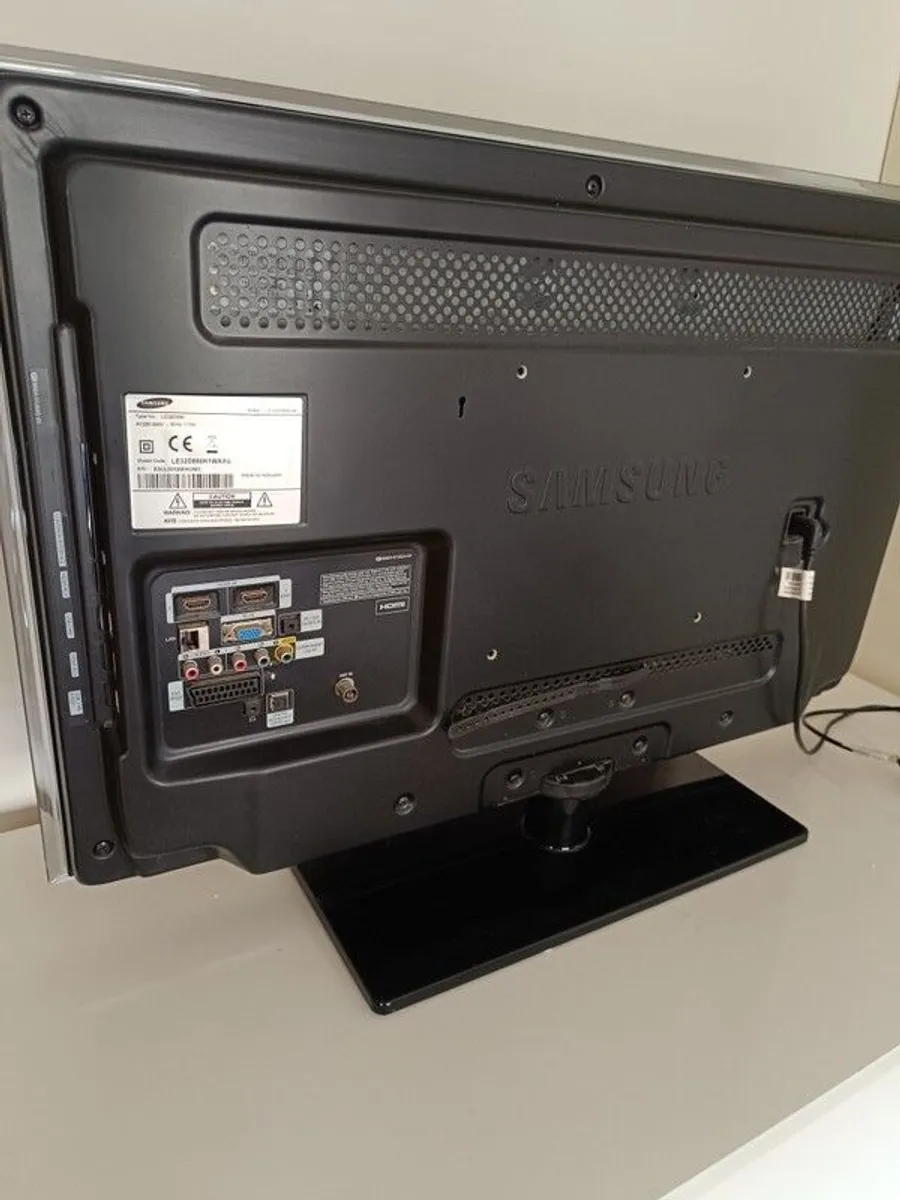 Samsung 32" TV - Image 3