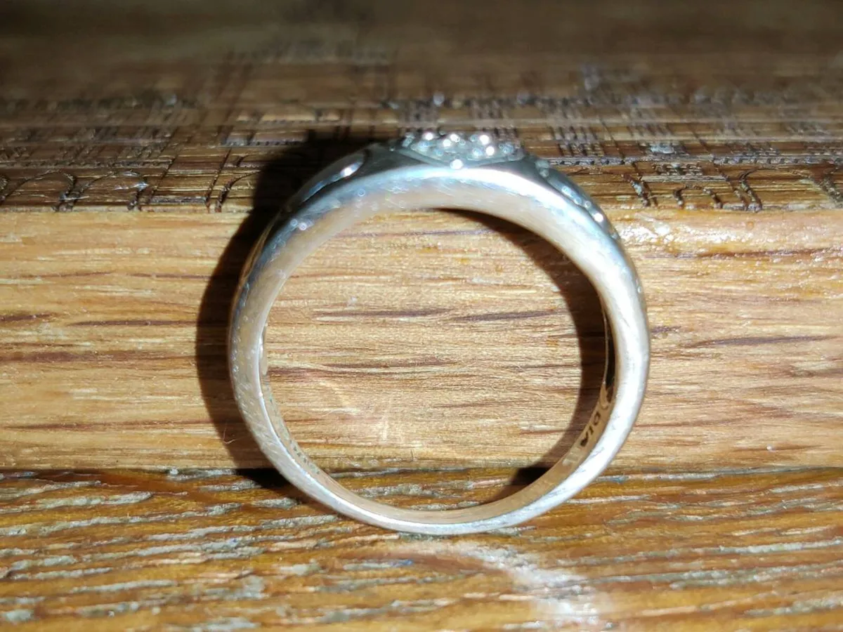 CHUNKY DIAMOND HEART, 9CT WHITE Gold New Ring ! - Image 4