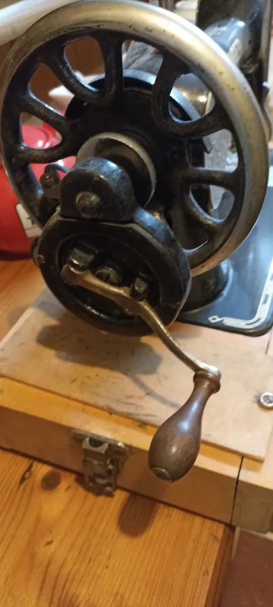 Old Singer Hand Operated Sewing Machine - Image 3