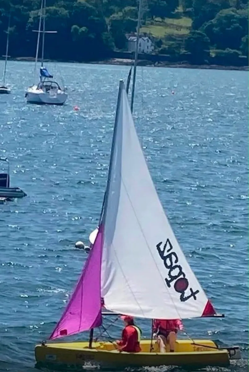 Topaz Sailing Dingy - Image 1