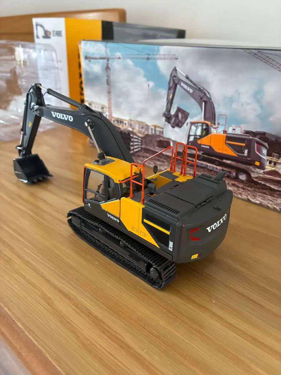 Volvo diggers 1:50 1/32 - Image 3