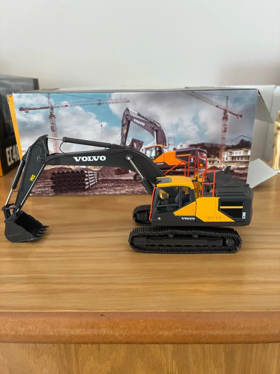 Volvo diggers 1:50 1/32 - Image 4