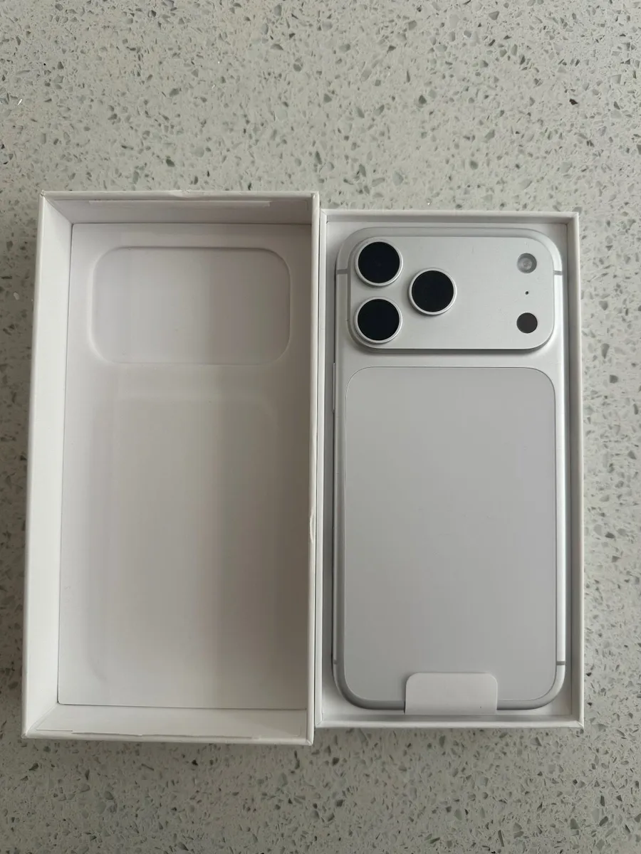 Brand New iPhone 17 Pro Max 256GB – Silver - Image 2
