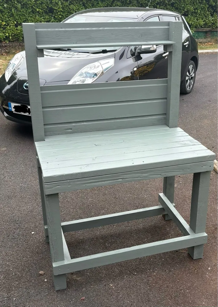 Pre-loved vintage garden work bench