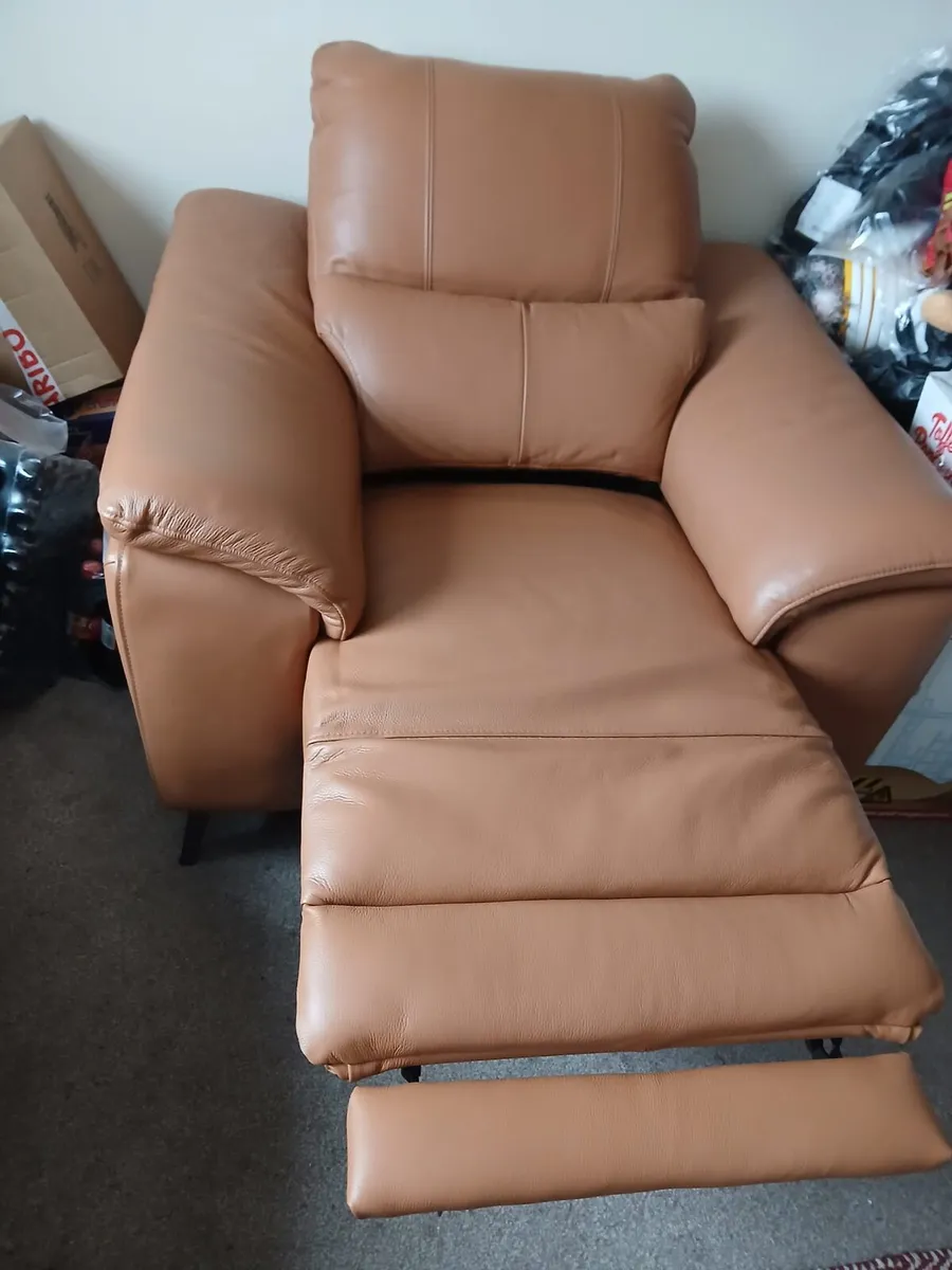 Bespoke leather electric reclining lazyboy - Image 3
