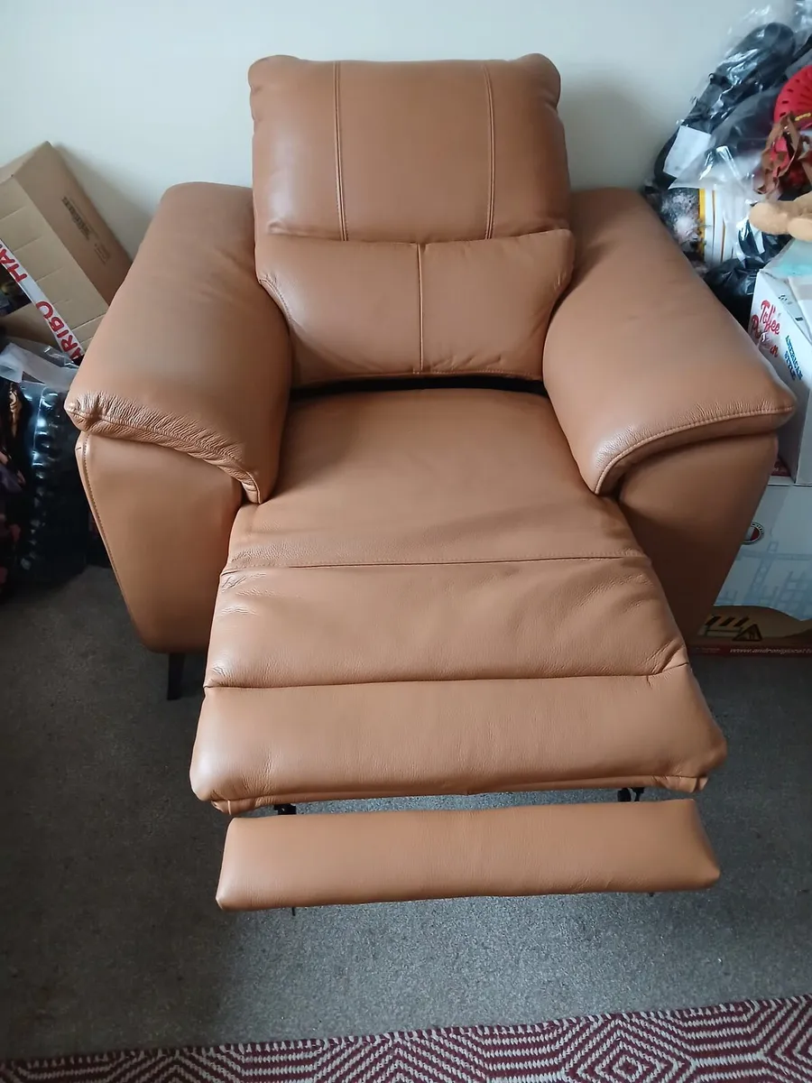 Bespoke leather electric reclining lazyboy - Image 2