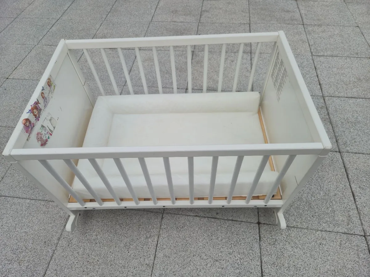 Baby cot - Image 2