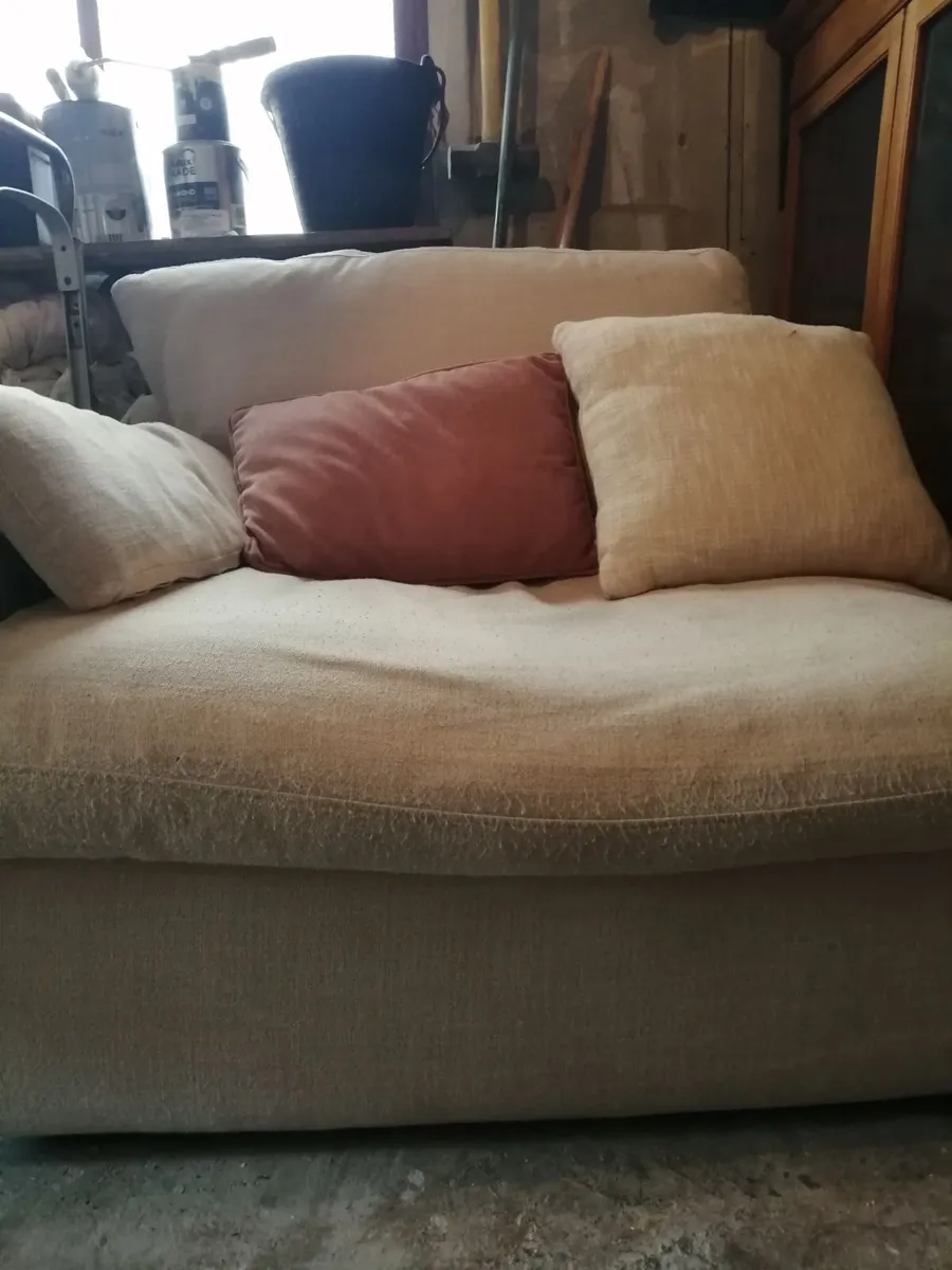 Couch - Image 2