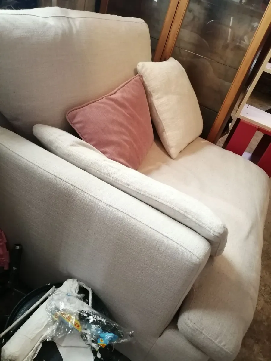 Couch - Image 3