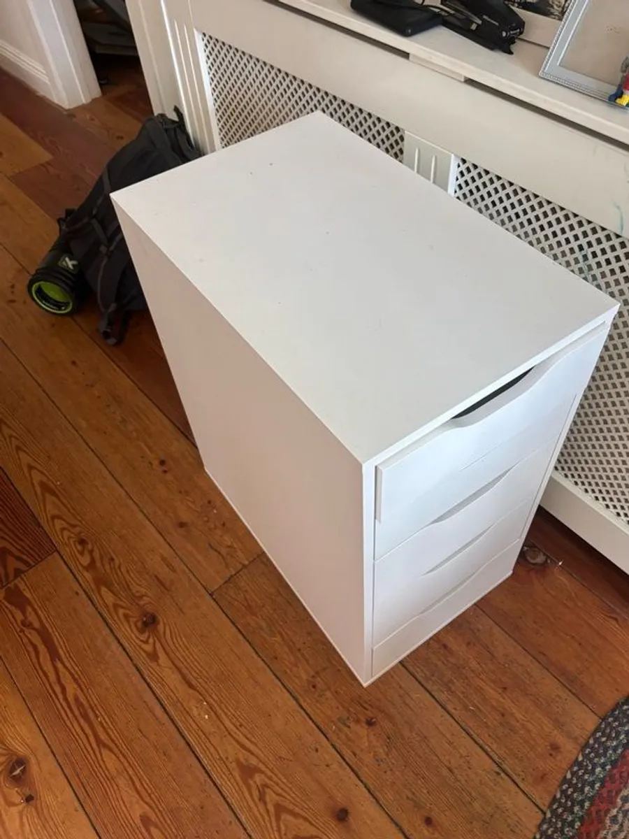 Free to go: drawers / filing cabinet - Image 1