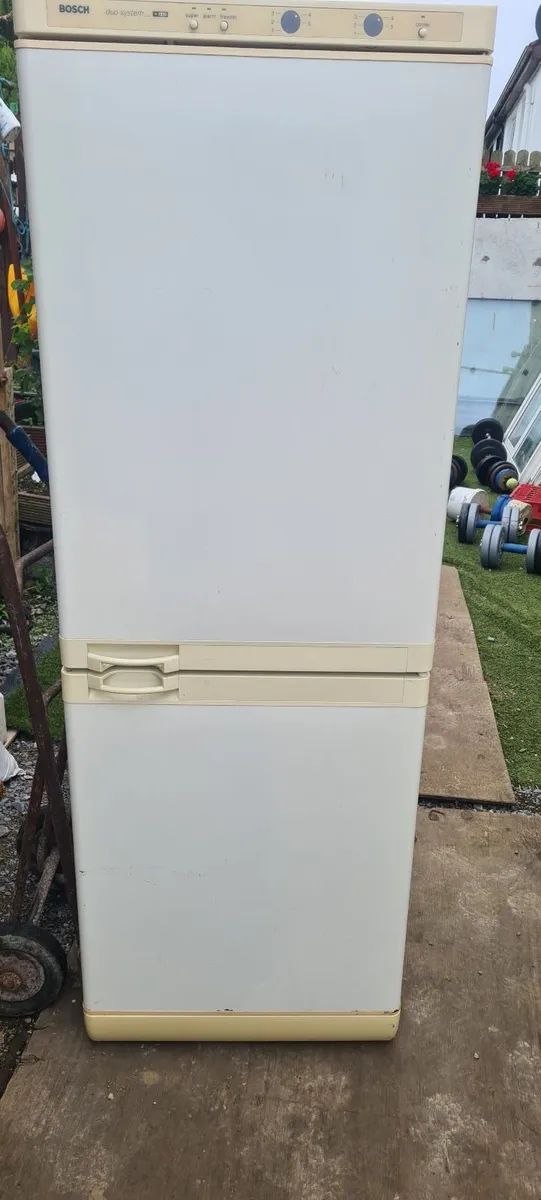 Fridge Freezer Free standing Bosch Duo System - Image 2