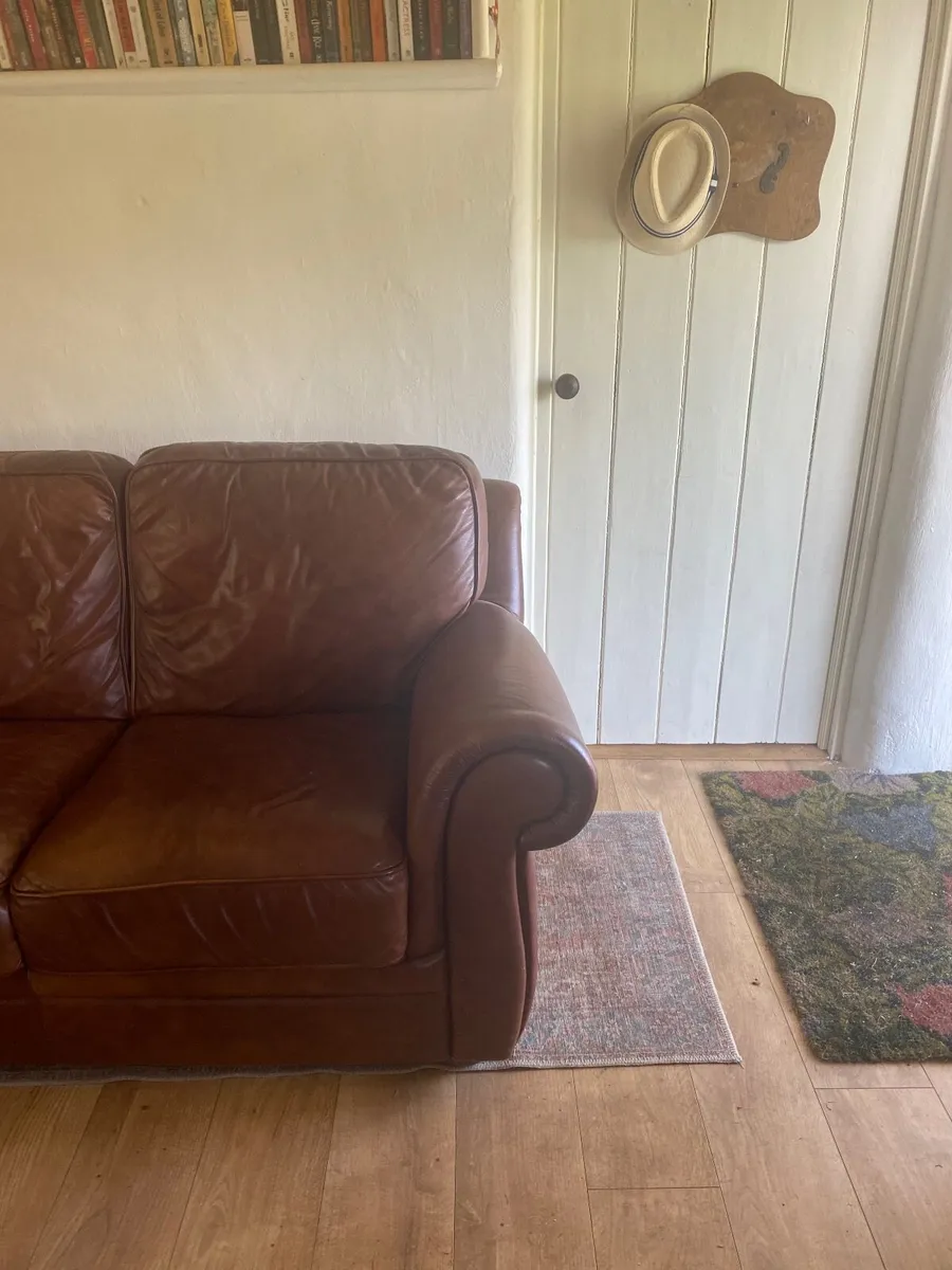 2 seate leather sofa - Image 2