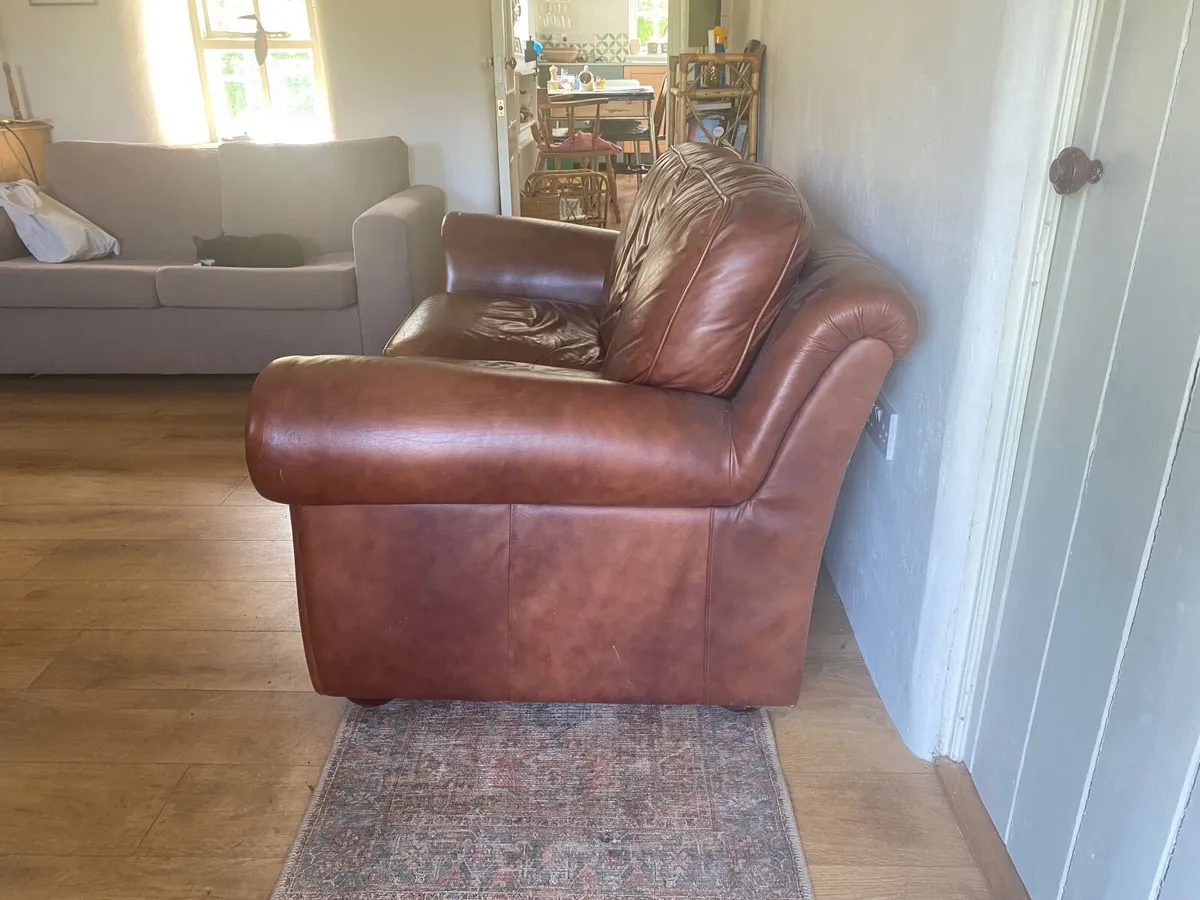 2 seate leather sofa - Image 3