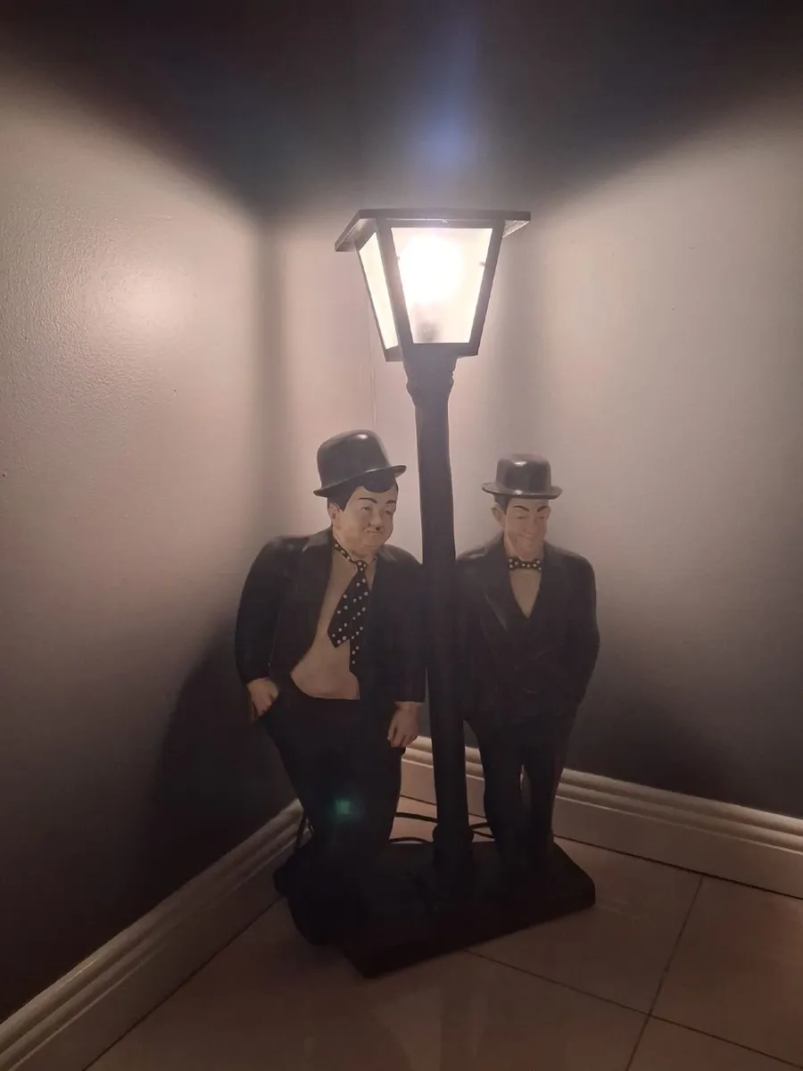 Laurel and Hardy Lamp - Image 2