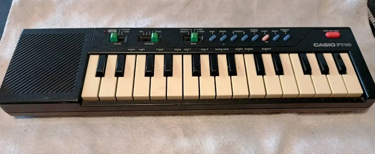 Casio PT 10 keyboard - Image 1