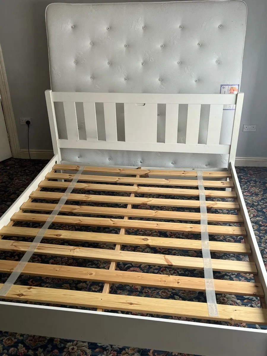 Super Kingsize bed frame and mattress - Image 3