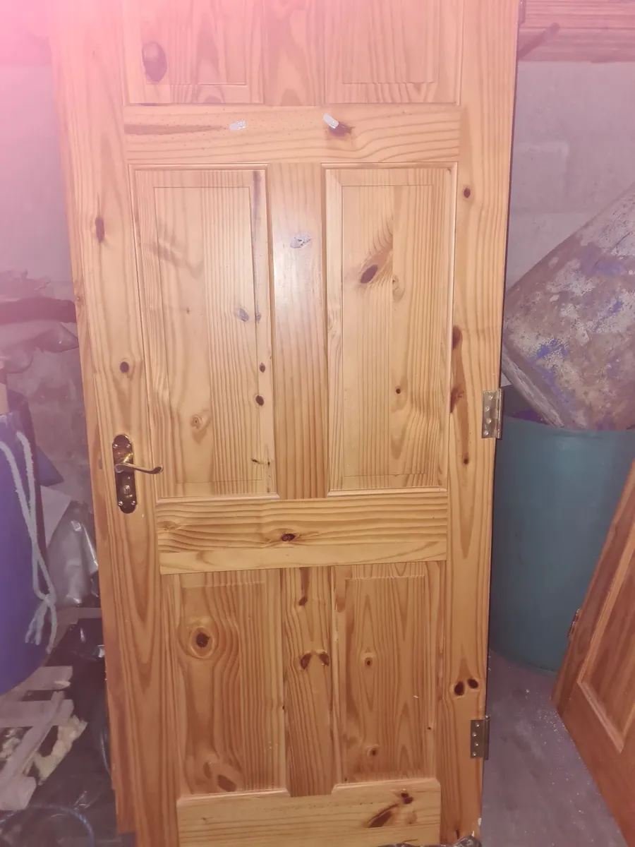 Full set of good quality solid wood internal pine - Image 1