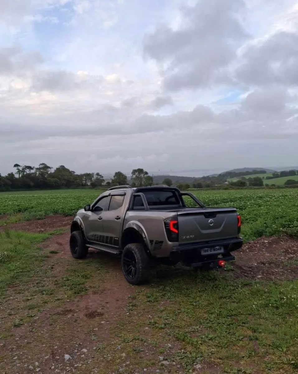 Nissan Navara Tekna Model - Image 3