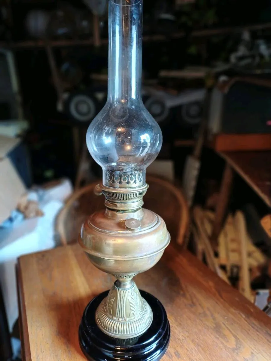 Antique Kerosene Lamp - Image 3