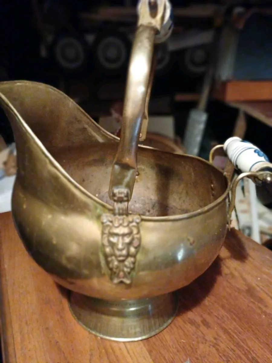 1 Brass Scuttle & 2 Brass Bins - Image 4