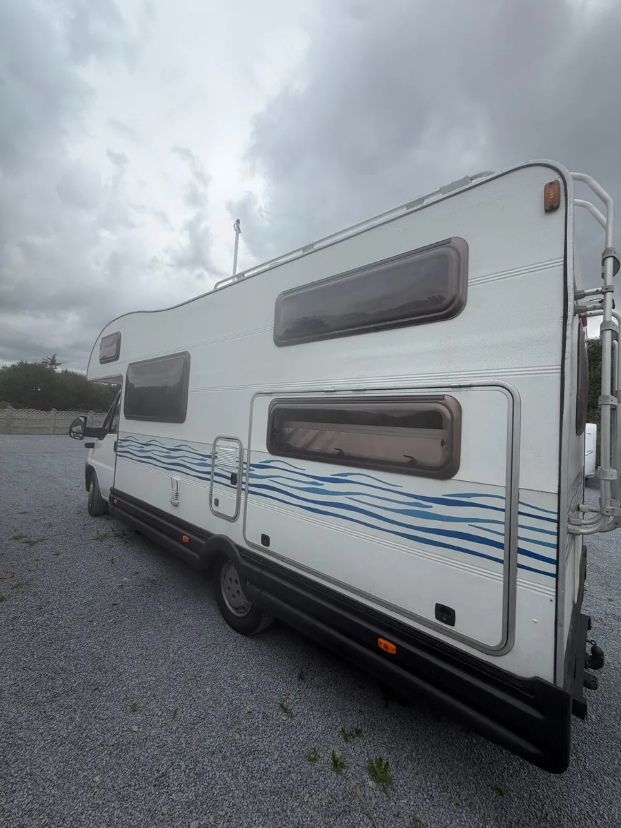 Camper van - Image 3