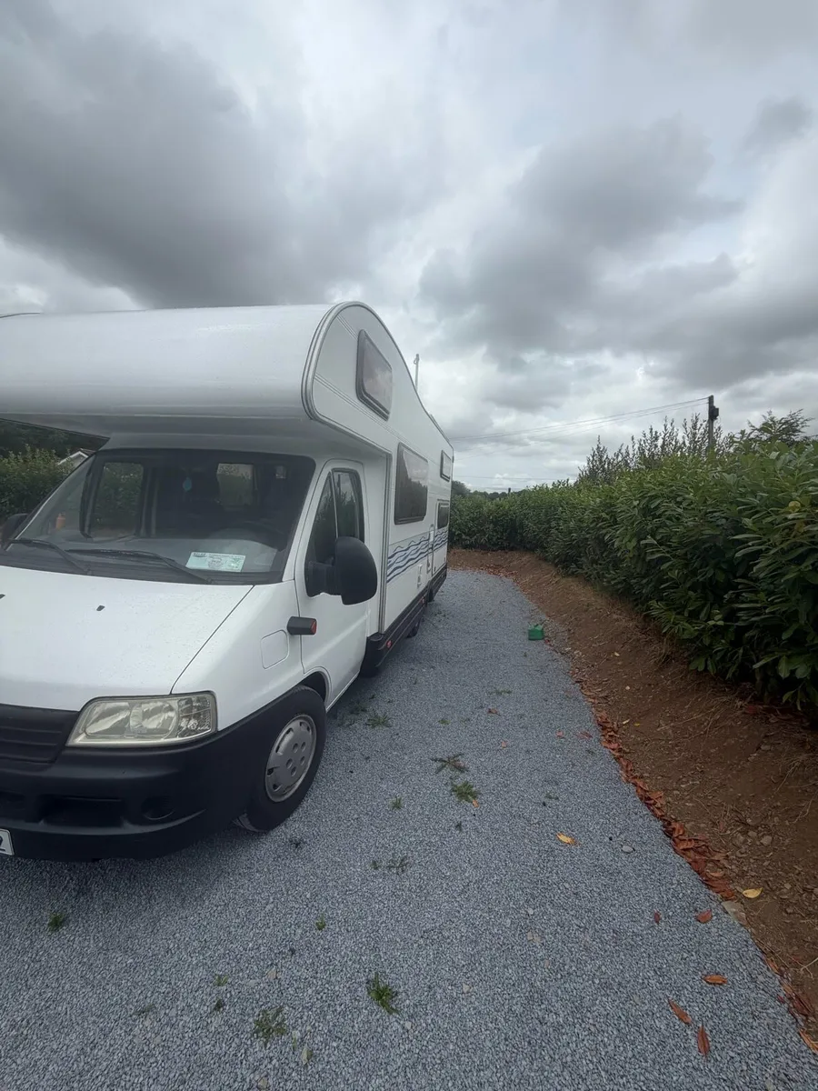 Camper van - Image 4