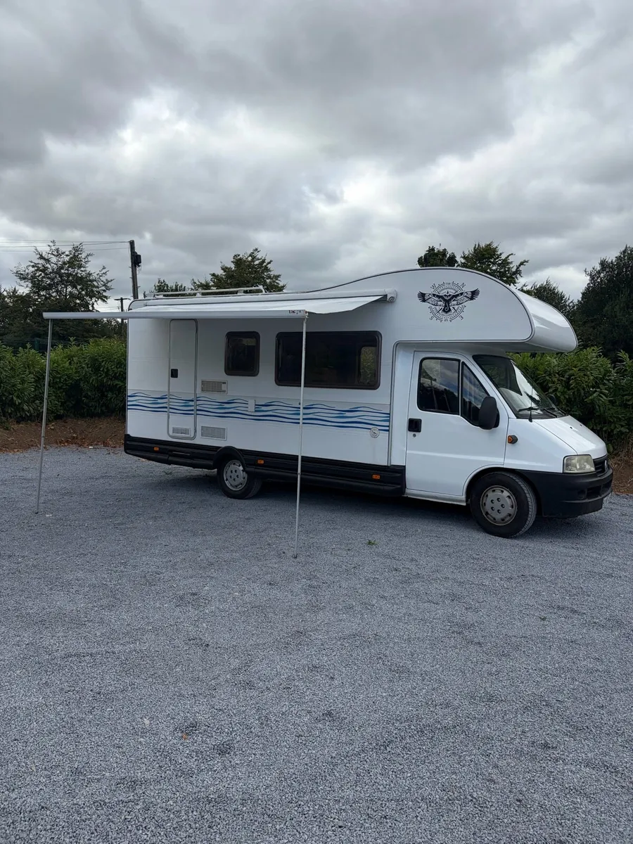 Camper van - Image 1