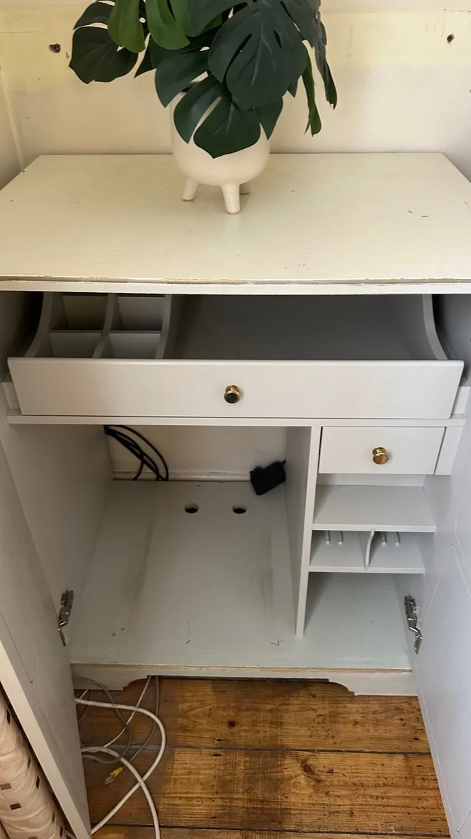 5 piece Furniture Set - Image 1
