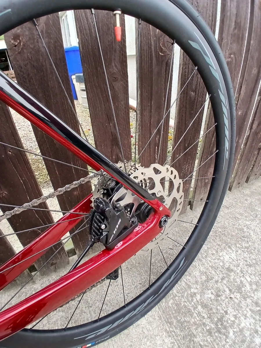Trek domane road bike 56cm frame - Image 4