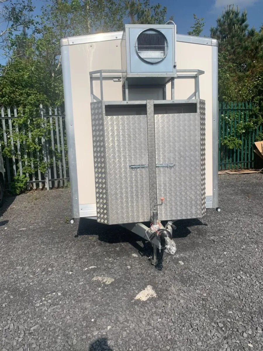 Mobile catering trailer for rent - Image 1
