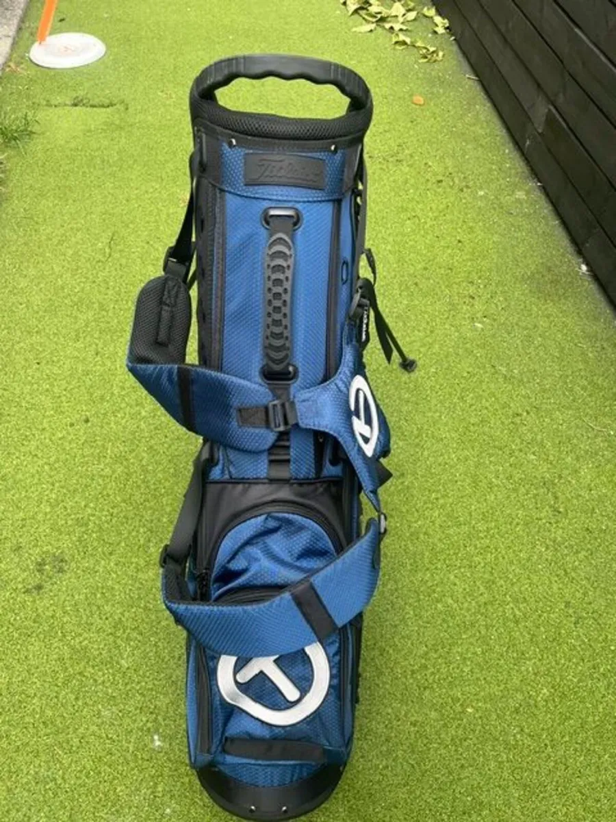 Scotty Cameron Circle T Navy Blue Golf Bag - Image 4