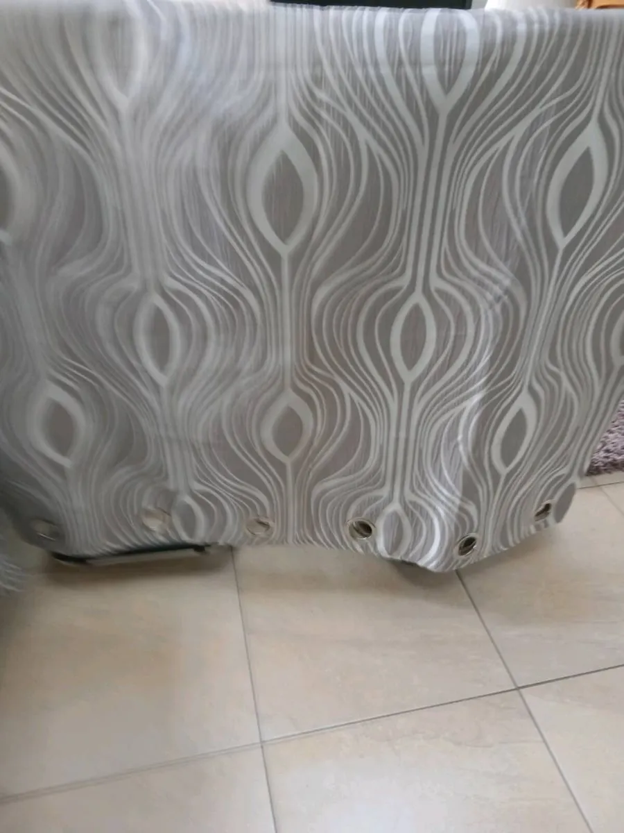 LINED CURTAINS NEW. X. 2 PAIRS. - Image 3