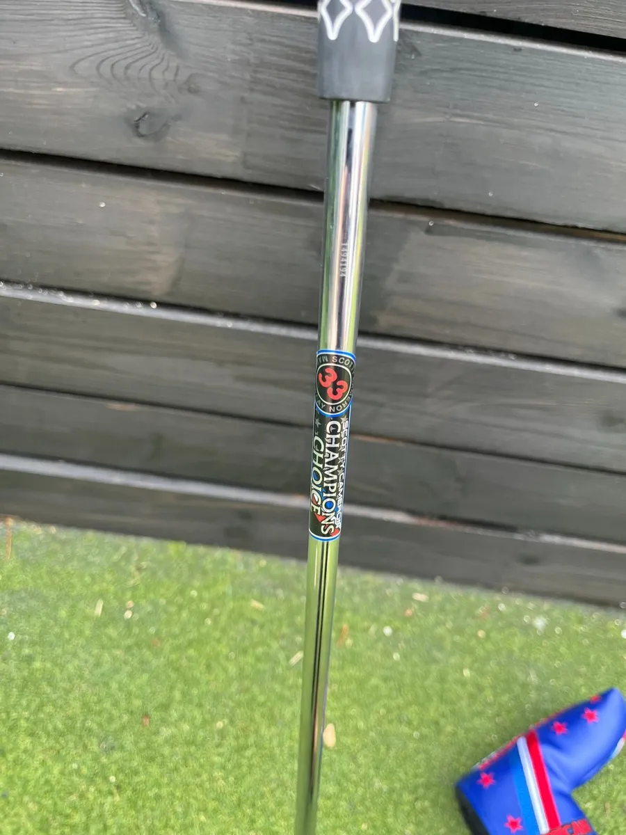 Scotty Cameron Champions Choice Button Back 33 - Image 4