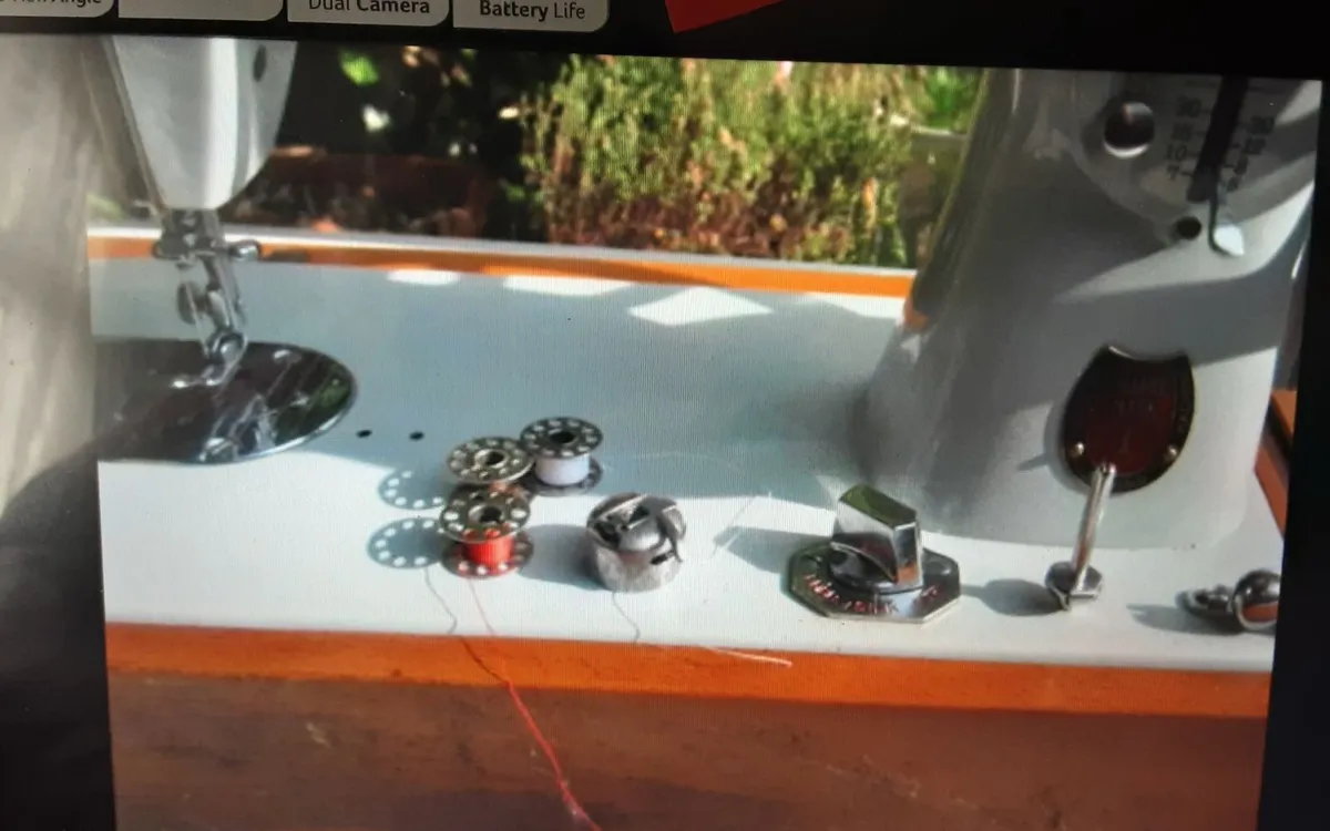 NOVUM SEWING MACHINE HANDCRANK - Image 3
