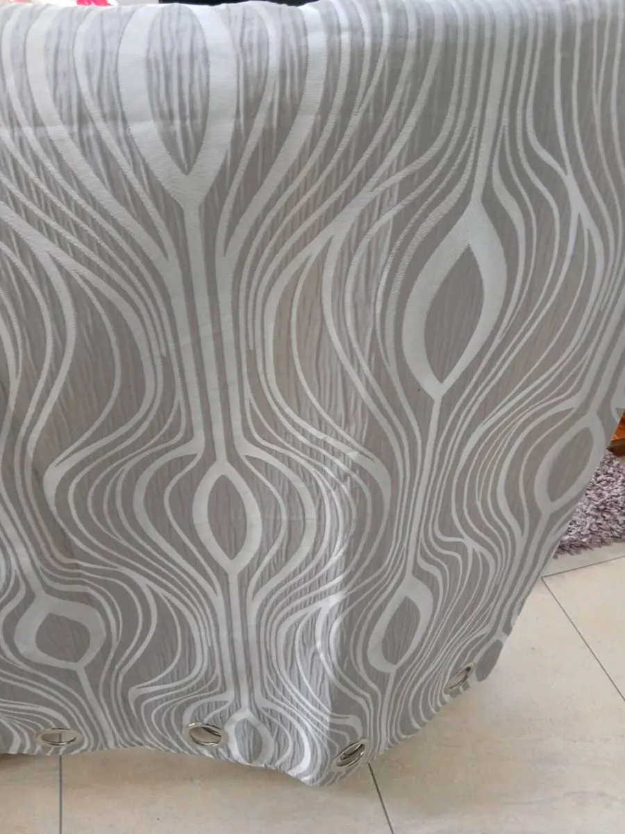 LINED CURTAINS NEW X. 2 PAIRS - Image 2