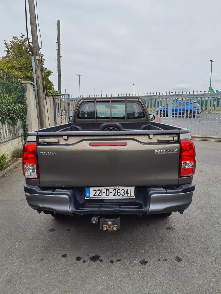 Toyota Hilux 2022 single cab 4X4 - Image 4