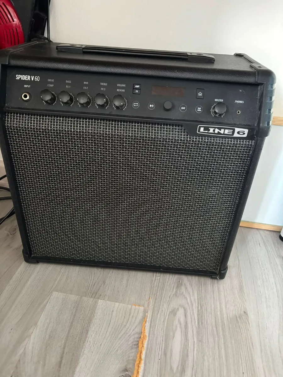 Spider V60 line 6 guitar amp + controller - Image 4