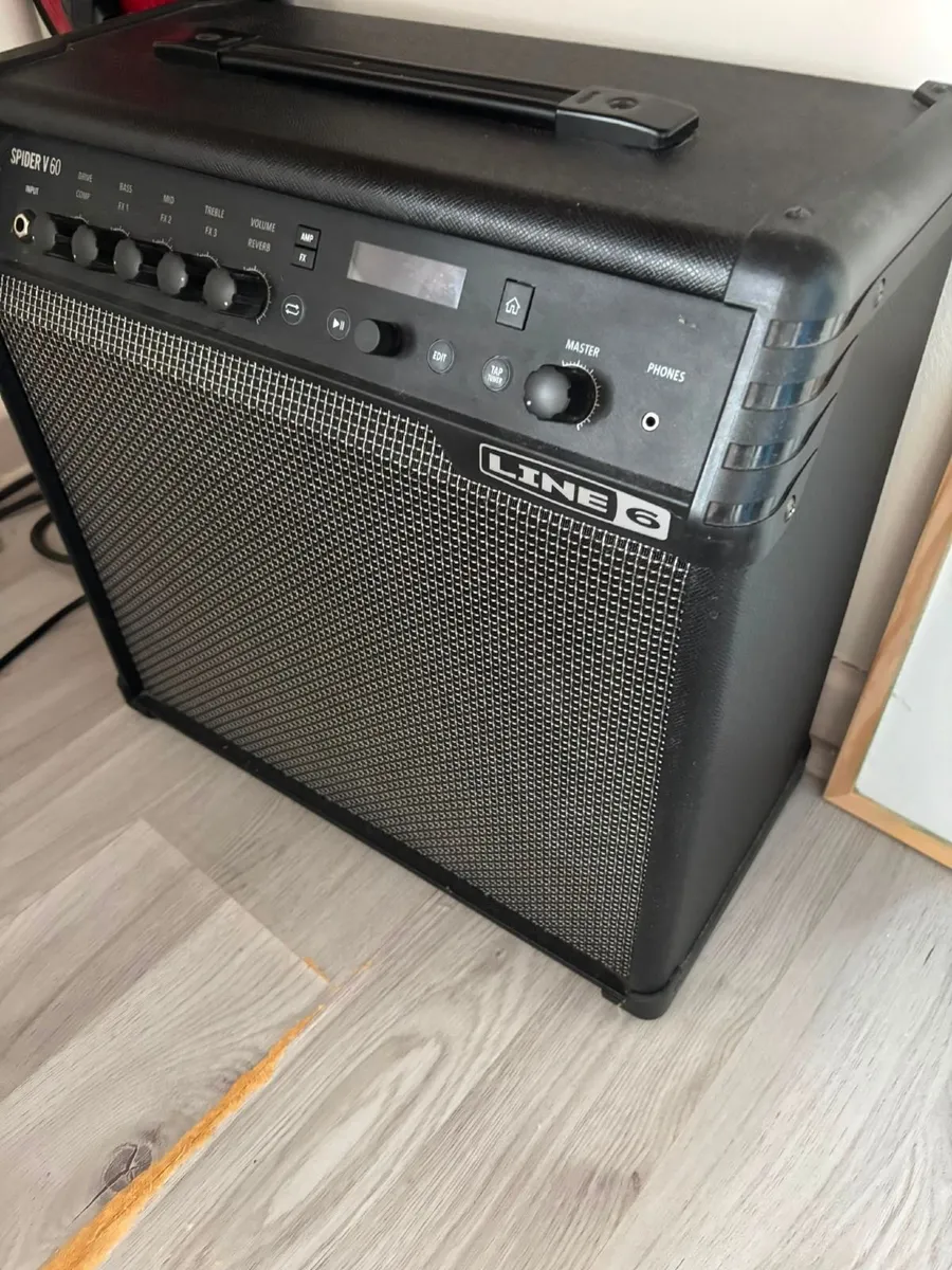 Spider V60 line 6 guitar amp + controller - Image 3