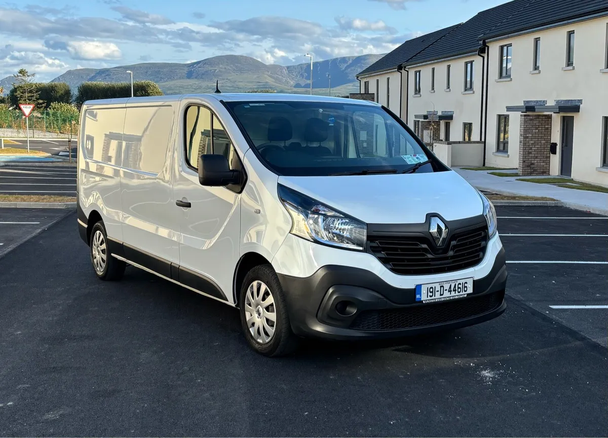 2019 Renault Trafic. Tax 01.27 & Doe 09.26. €7650. - Image 1
