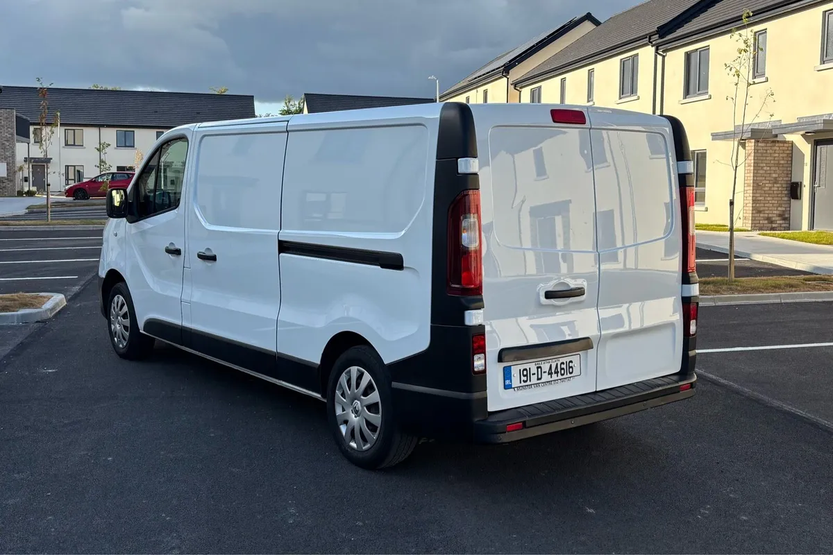 2019 Renault Trafic. Tax 01.27 & Doe 09.26. €7650. - Image 4