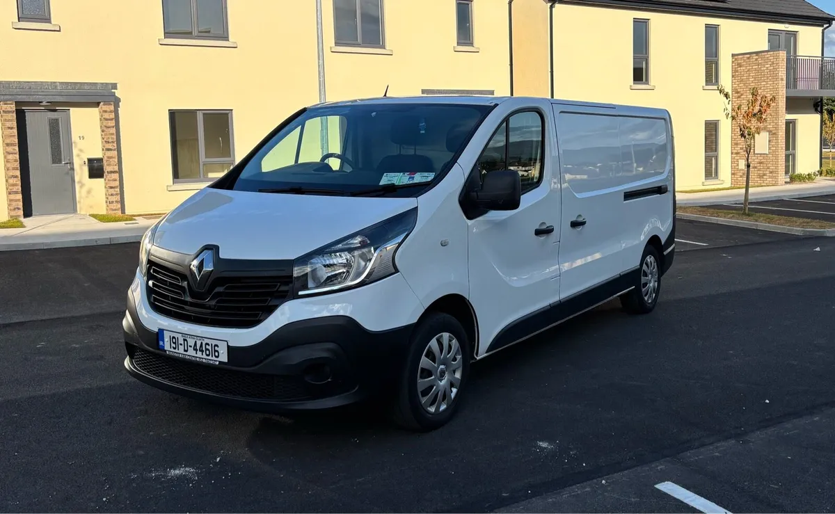 2019 Renault Trafic. Tax 01.27 & Doe 09.26. €7650. - Image 3
