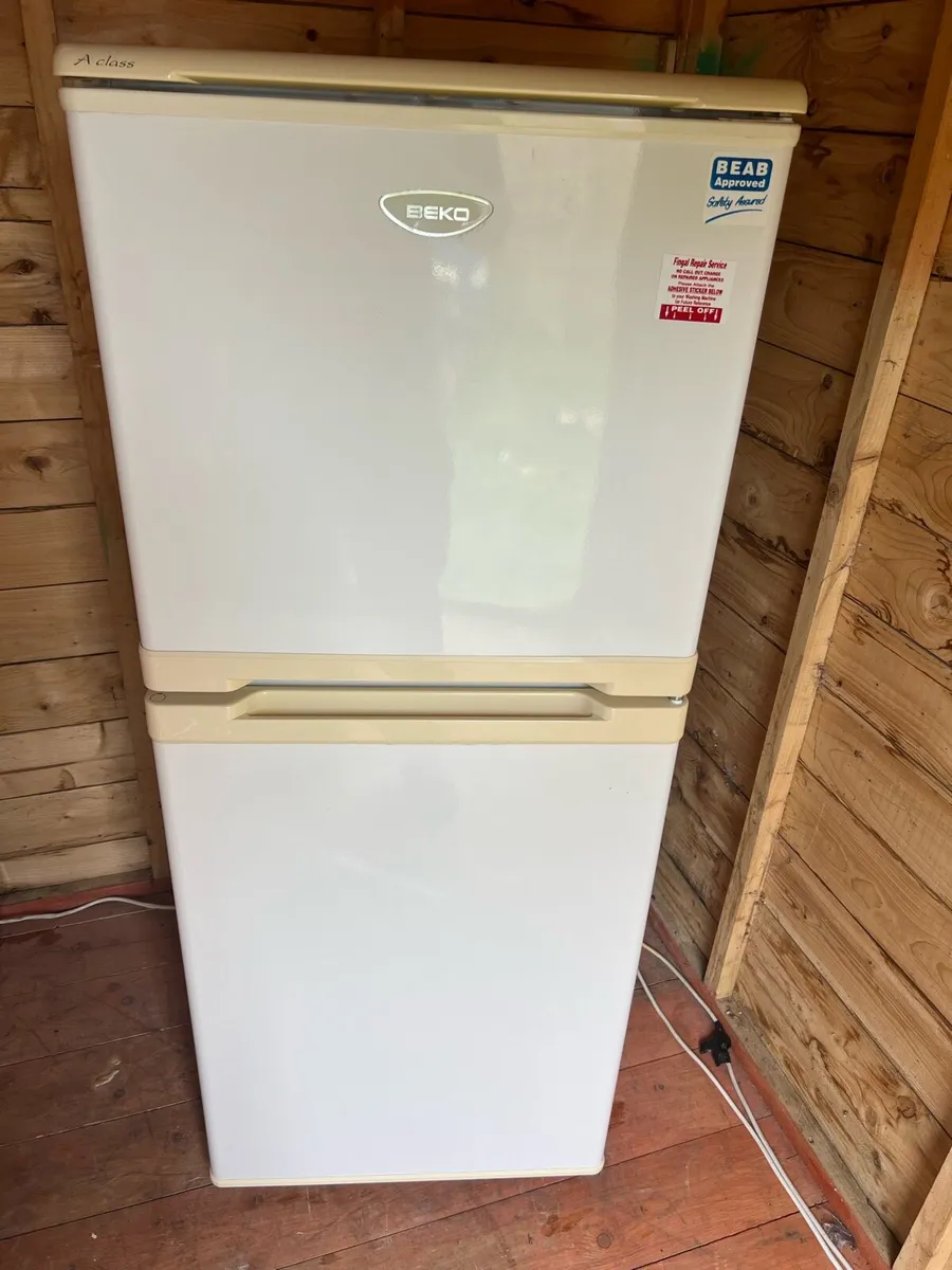 Beko fridge freezer - Image 1