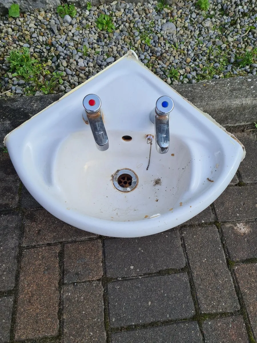 Space saving sinks ………………………………..75 - Image 3